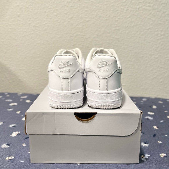 Women’s Air Force 1 ‘07 - Picture 5 of 6